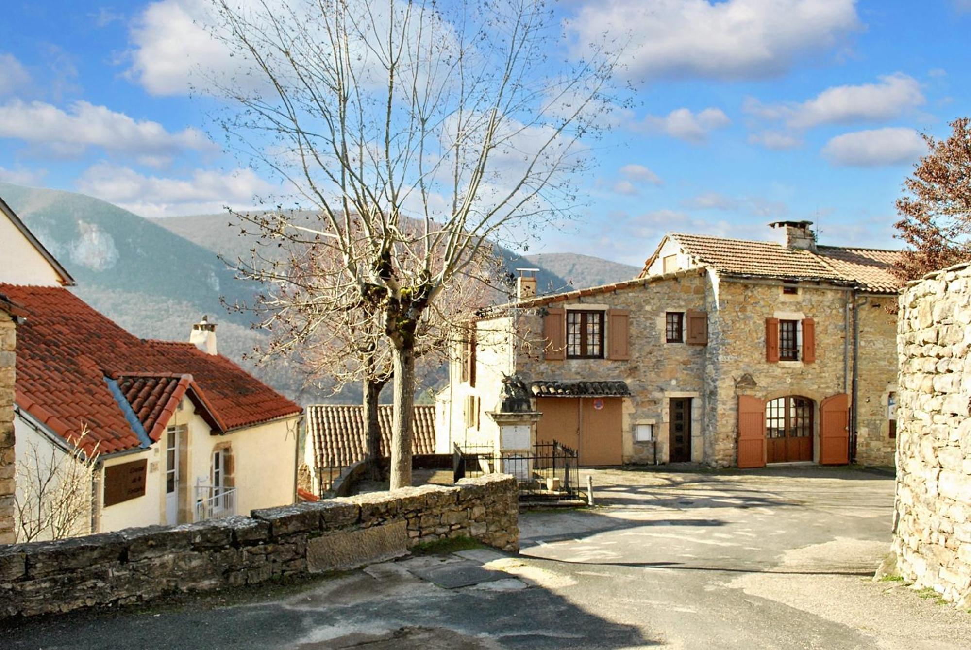 Maison Charmante Avec Vue Sur La Montagne, Mostuejouls ภายนอก รูปภาพ